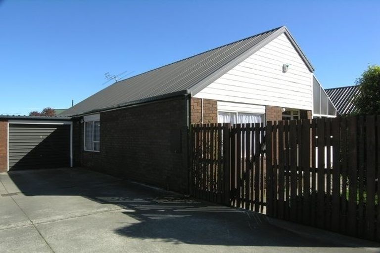 Photo of property in 2/13 Suva Street, Upper Riccarton, Christchurch, 8041