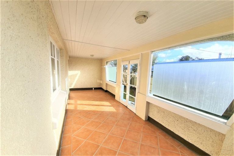 Photo of property in 1 Glen Norman Avenue, Henderson, Auckland, 0610