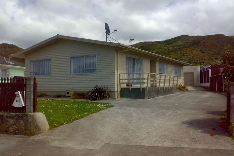 Photo of property in 275 Wellington Road, Wainuiomata, Lower Hutt, 5014