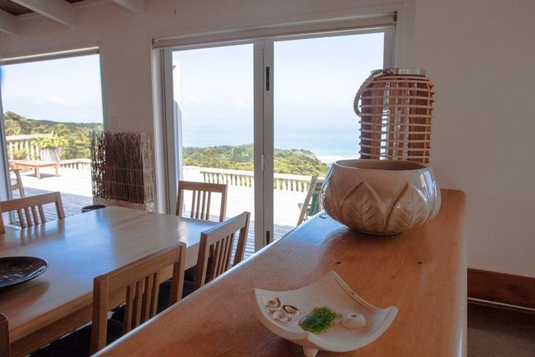 Photo of property in 128 Lone Kauri Road, Karekare, Auckland, 0772