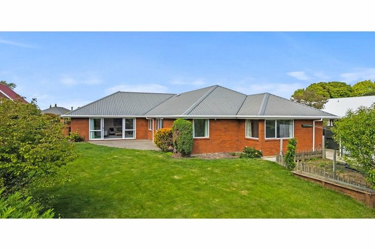 Photo of property in 4 Fountainhead Lane, Hillmorton, Christchurch, 8025