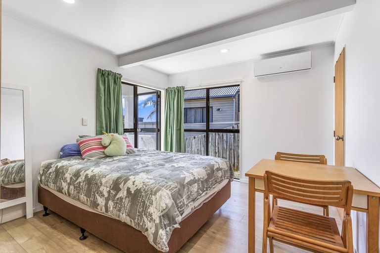 Photo of property in 1/13 Mizpah Road, Waiake, Auckland, 0630