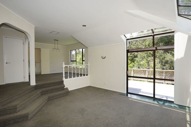 Photo of property in 17 Homewood Place, Chatswood, Auckland, 0626