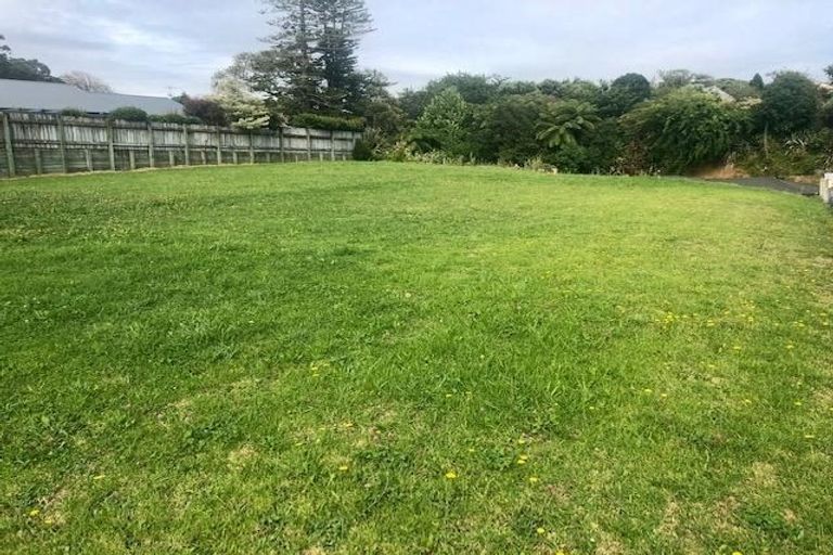 Photo of property in 33 Alberta Road, Glen Avon, New Plymouth, 4312