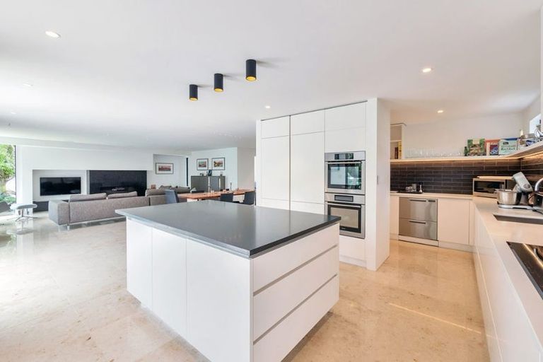 Photo of property in 14a Stanley Point Road, Stanley Point, Auckland, 0624