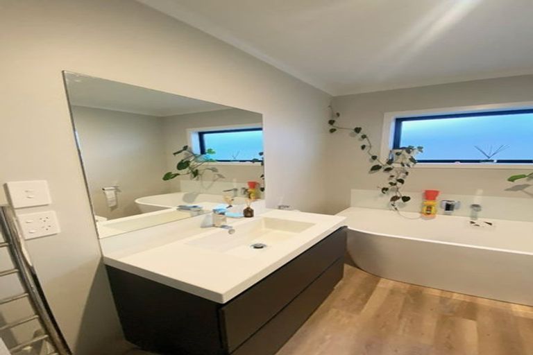 Photo of property in 153 Waipounamu Drive, Kelson, Lower Hutt, 5010