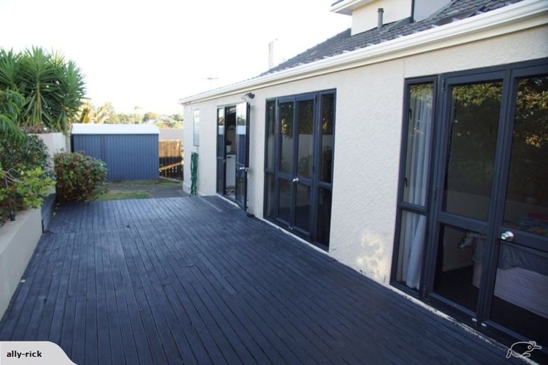 Photo of property in 49 Paynters Avenue, Strandon, New Plymouth, 4312