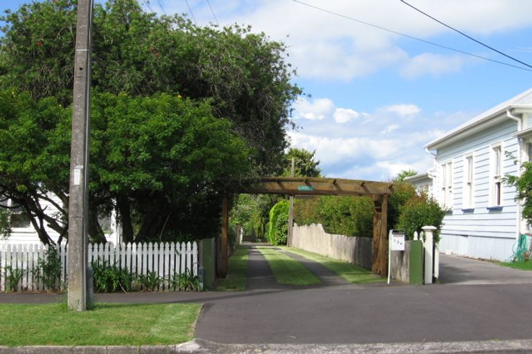 Photo of property in 136 Victoria Road, Devonport, Auckland, 0624