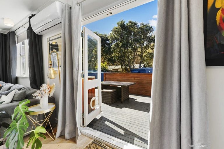 Photo of property in 86 Happy Valley Road, Owhiro Bay, Wellington, 6023