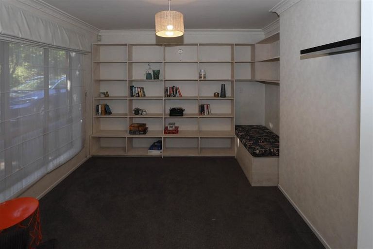 Photo of property in 2 Vista Place, Kawaha Point, Rotorua, 3010