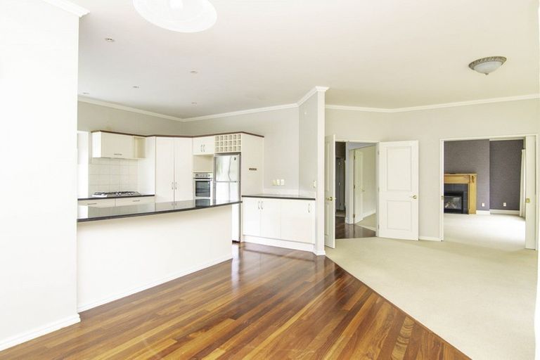 Photo of property in 4 Pastoral Lane, Hokowhitu, Palmerston North, 4410