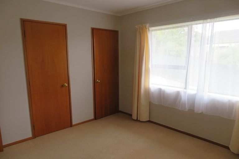 Photo of property in 10 Lexington Drive, Botany Downs, Auckland, 2010