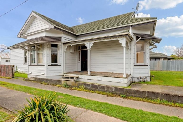 Photo of property in 393 College Street, Hokowhitu, Palmerston North, 4410