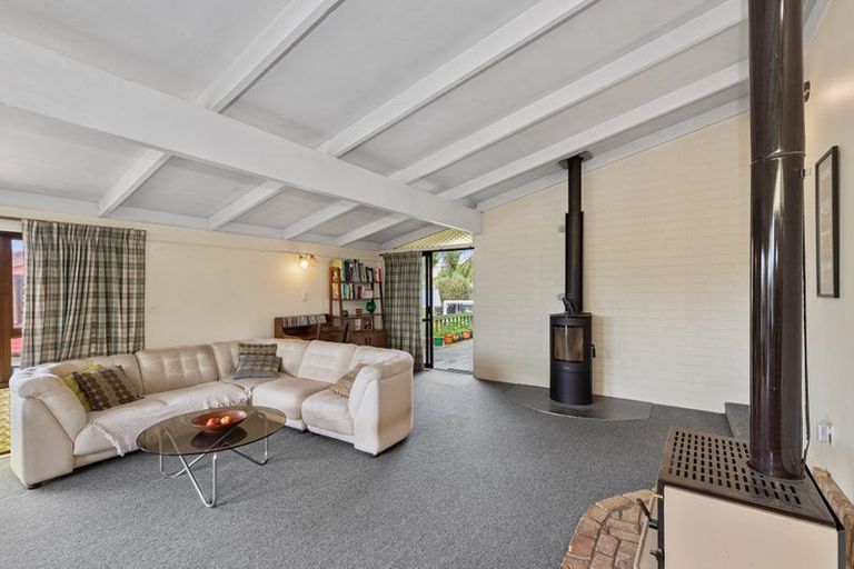 Photo of property in 7 Pakira Avenue, Glendene, Auckland, 0602