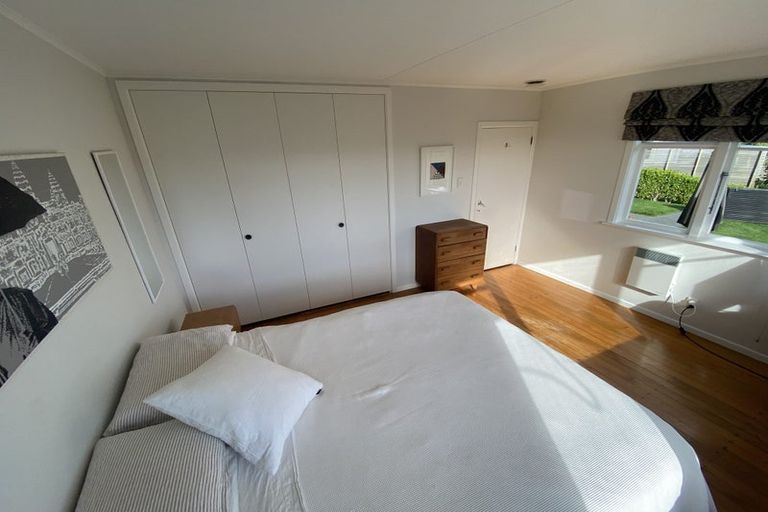 Photo of property in 36 Huntingdon Street, Northland, Wellington, 6012