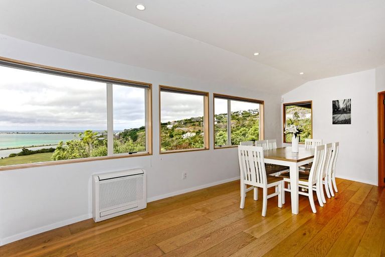 Photo of property in 22 La Costa Lane, Mount Pleasant, Christchurch, 8081