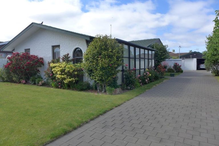 Photo of property in 63 Sarabande Avenue, Redwood, Christchurch, 8051