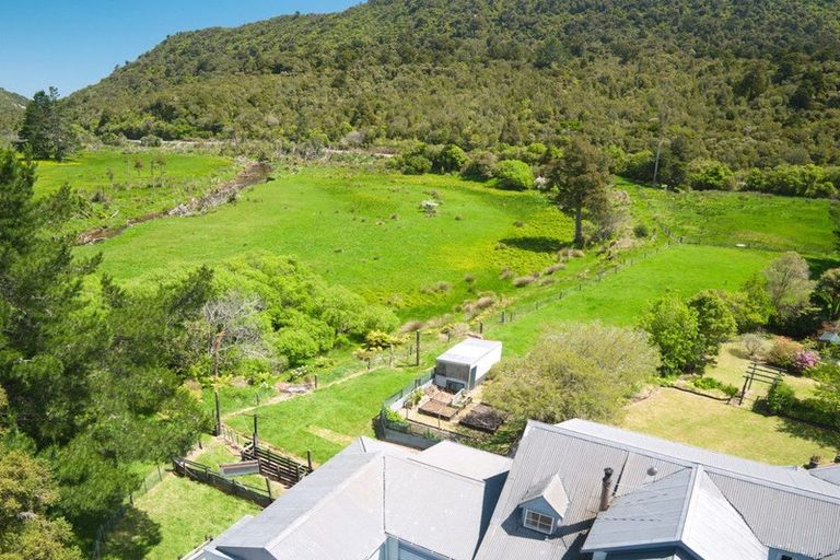 Photo of property in 19 Baty Place, Coal Creek, Greymouth, 7802