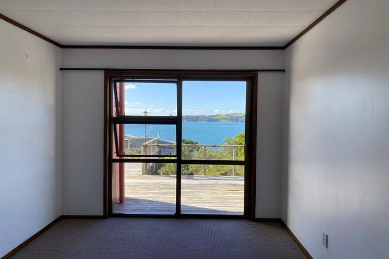 Photo of property in 21 Melandra Road, Stanmore Bay, Whangaparaoa, 0932