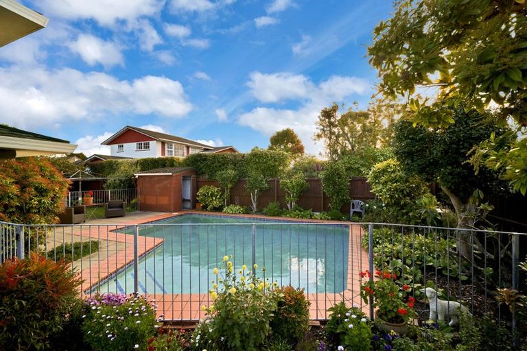 Photo of property in 287 Avonhead Road, Avonhead, Christchurch, 8042