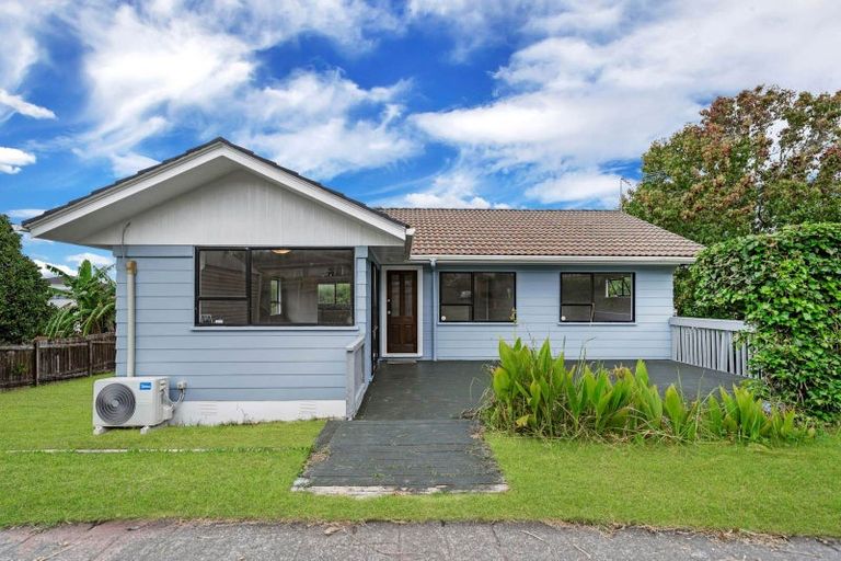 Photo of property in 26 Lambrown Drive, Totara Vale, Auckland, 0629