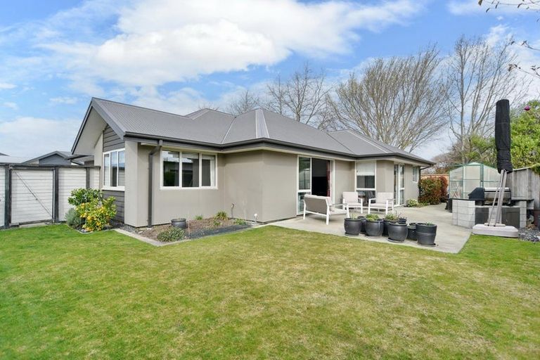 Photo of property in 25a Epsom Drive, Rangiora, 7400