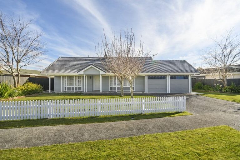 Photo of property in 18 Chippendale Crescent, Highbury, Palmerston North, 4412
