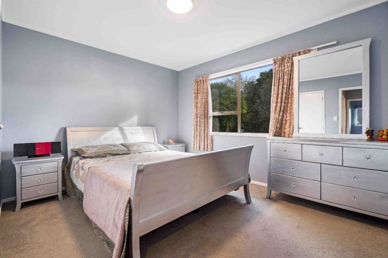 Photo of property in 109 Kemp Road, Massey, Auckland, 0614