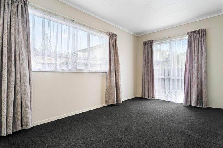Photo of property in 2 Muir Avenue, Mangere Bridge, Auckland, 2022