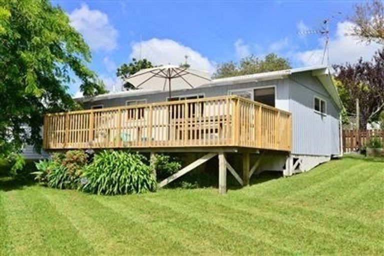 Photo of property in 26 Rosario Crescent, Red Beach, 0932