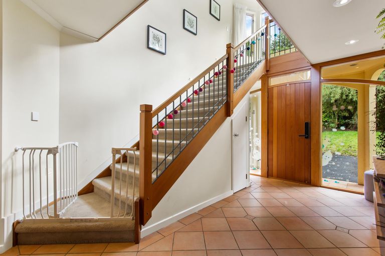 Photo of property in 32 Kereru Grove, Greenhithe, Auckland, 0632