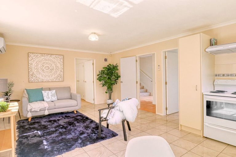 Photo of property in 102a Parkvale Road, Karori, Wellington, 6012