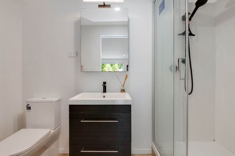 Photo of property in 6 Lancelot Road, Orewa, 0931