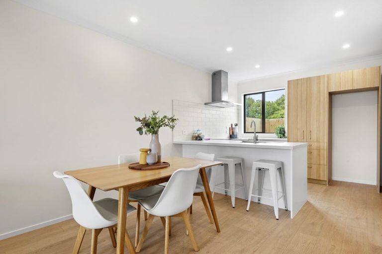 Photo of property in 15 Isabella Lane, Henderson, 0610