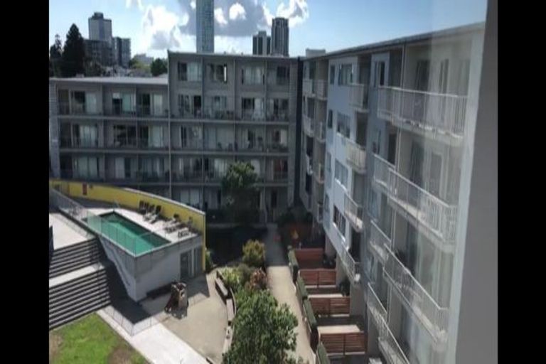 Photo of property in Shoal Haven Apartments, 112a/130 Anzac Street, Takapuna, Auckland, 0622