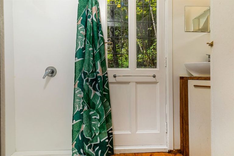 Photo of property in 160 Opanuku Road, Henderson Valley, Auckland, 0612