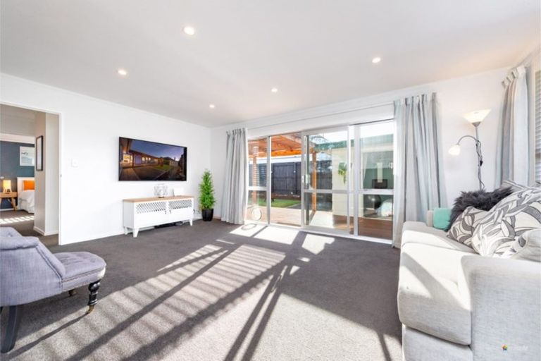 Photo of property in 18 Redwood Street, Elderslea, Upper Hutt, 5018