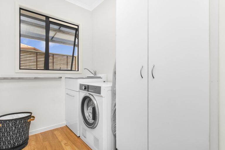 Photo of property in 32 Les Fisher Place, Pukekohe, 2120