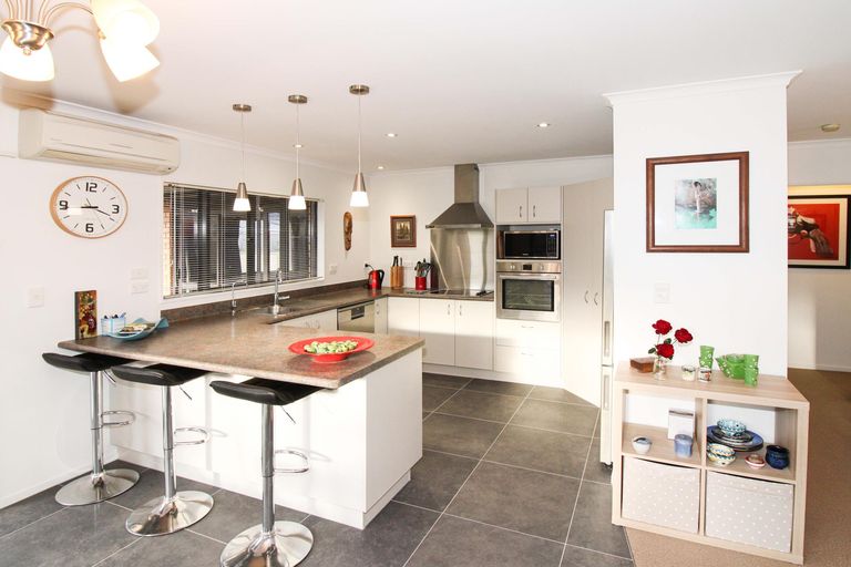 Photo of property in 10 Rexwood Estate, Carterton, 5713