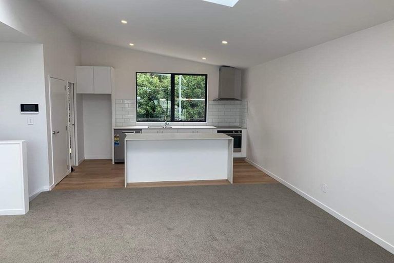 Photo of property in 2/18 Oriental Terrace, Oriental Bay, Wellington, 6011
