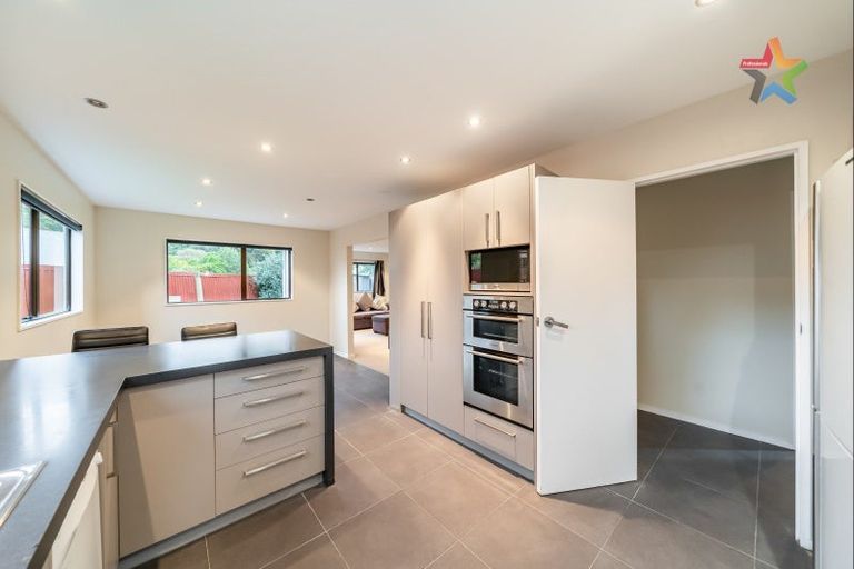 Photo of property in 2a Burke Grove, Naenae, Lower Hutt, 5011