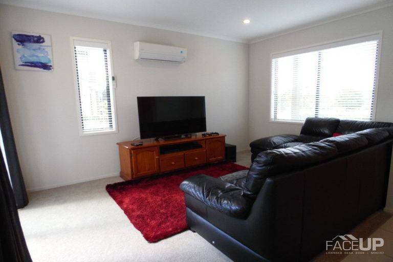 Photo of property in 47 Station Street, Hobsonville, Auckland, 0616