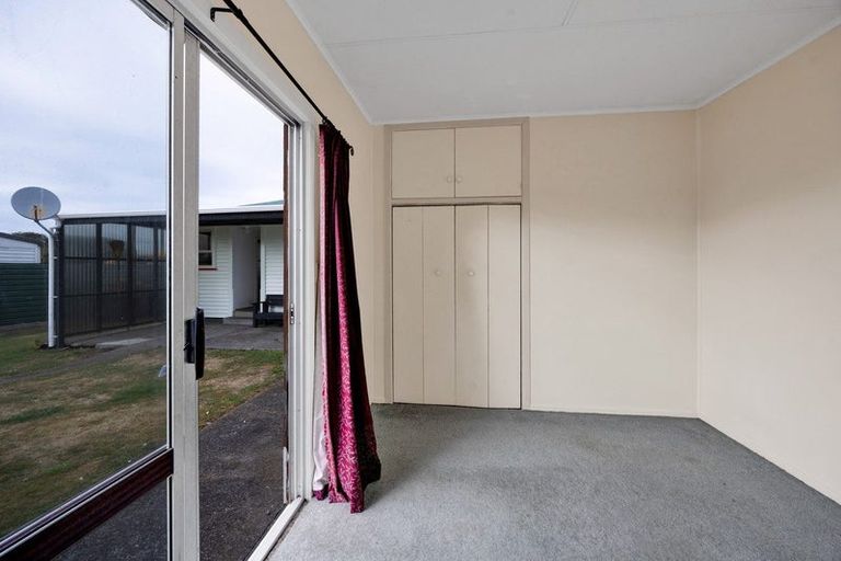 Photo of property in 2 Charles Major Place, Hawera, 4610