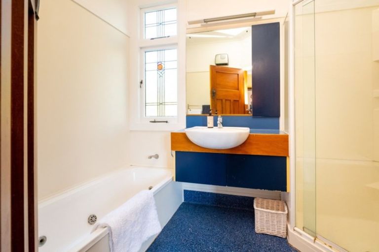 Photo of property in 21 Coleman Terrace, Bluff Hill, Napier, 4110