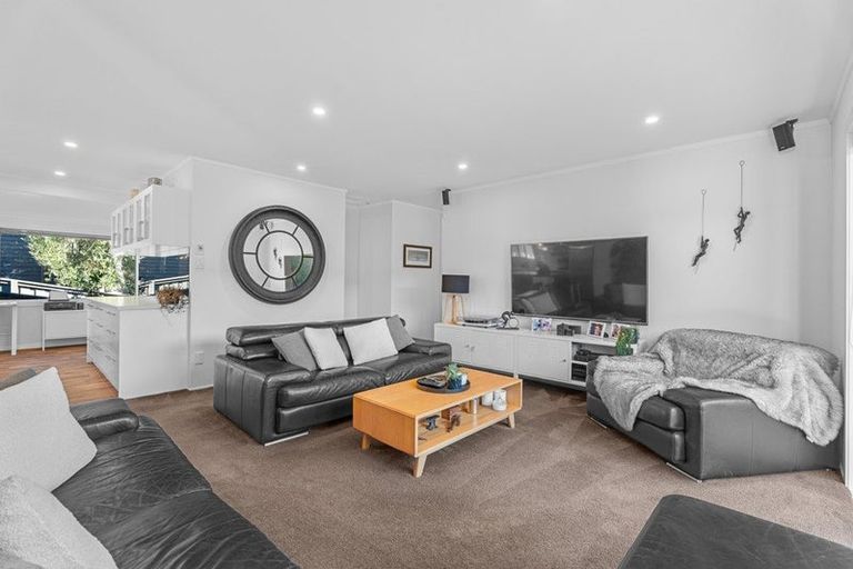 Photo of property in 2/18 Davita Place, Farm Cove, Auckland, 2012