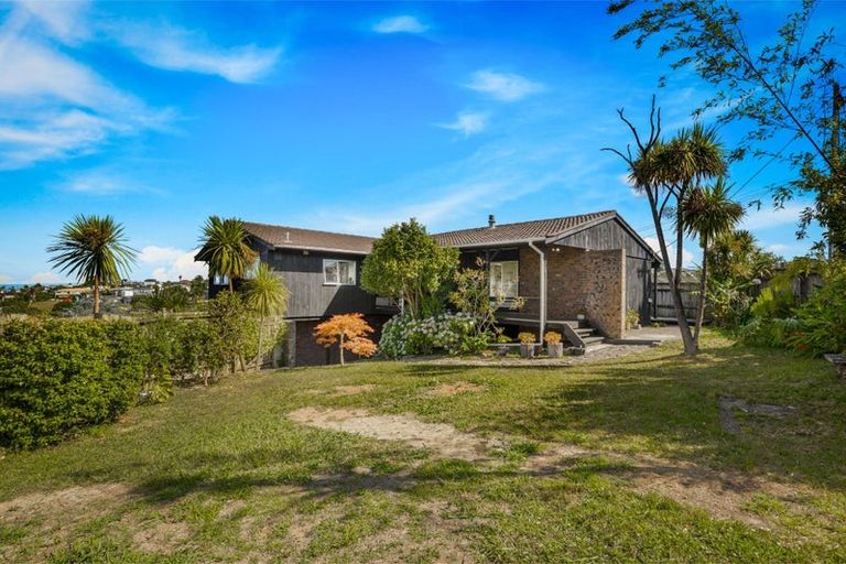 Photo of property in 51 Aberdeen Road, Castor Bay, Auckland, 0620