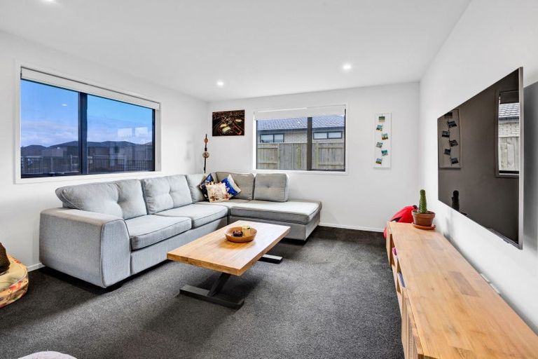 Photo of property in 1 Macbeth Street, Stratford, 4332