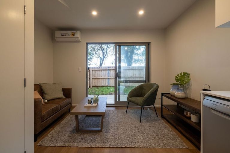 Photo of property in 28 Earlsworth Road, Mangere East, Auckland, 2024