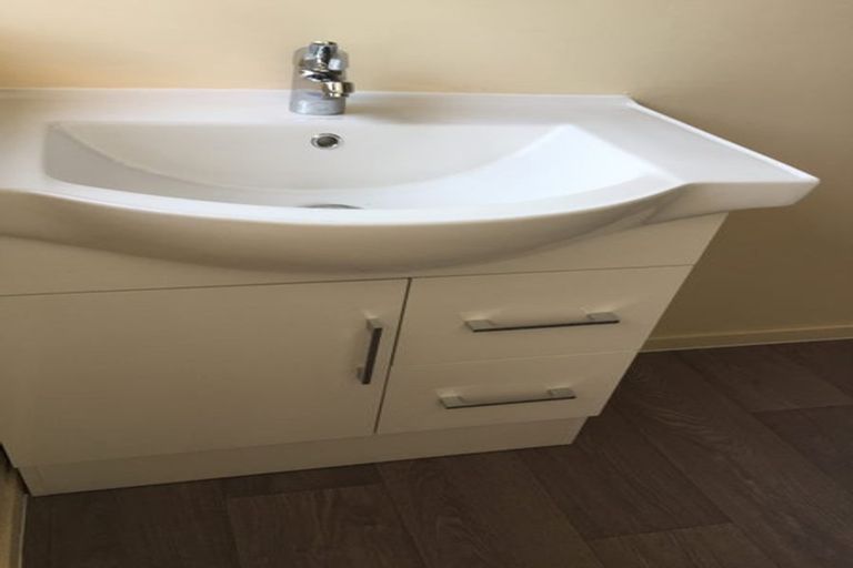 Photo of property in 94 Arran Road, Browns Bay, Auckland, 0630