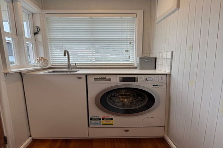 Photo of property in 1 Kinrara Place, Halswell, Christchurch, 8025